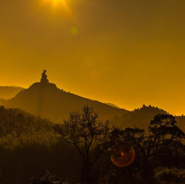外孙女游灵台山